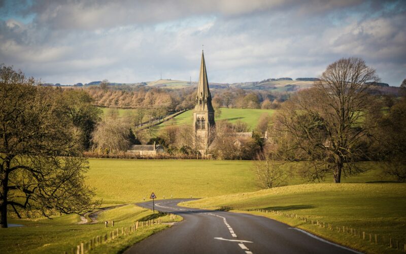How to Plan a Literary-Themed Road Trip Through England